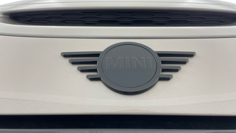 MINI Hatchback 2.0 Cooper S Sport 5dr Auto [Comfort/Nav Pack] Petrol Hatchback